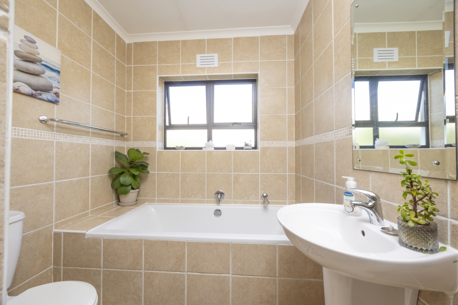 3 Bedroom Property for Sale in Pinehurst Western Cape